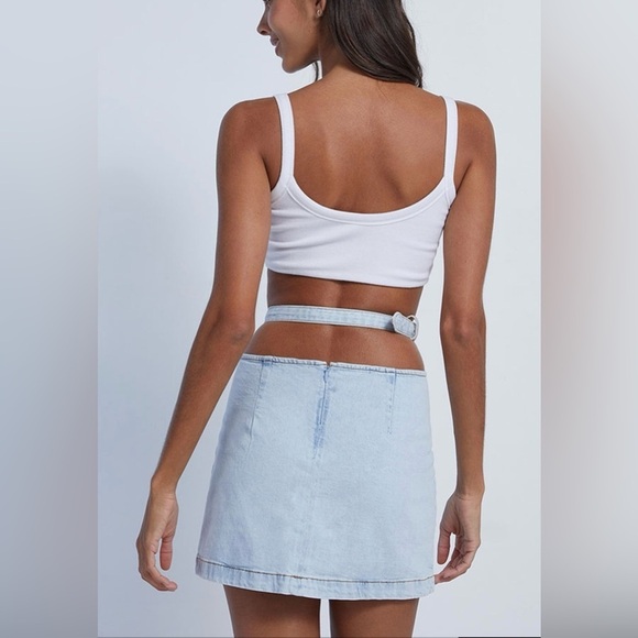 WeWoreWhat Denim Cutout Mini Skirt in Color Super Light Size S - Picture 4 of 4